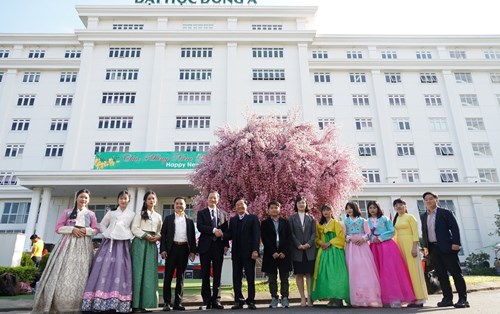 NGÀNH QUAN HỆ QUỐC TẾ, ĐẠI HỌC ĐÔNG Á:  BẮT NHỊP CÙNG THỊ TRƯỜNG LAO ĐỘNG TRONG BỐI CẢNH HỘI NHẬP